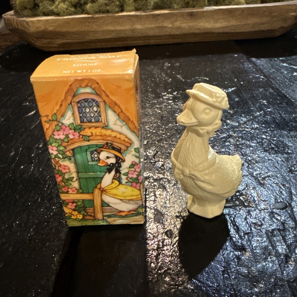 Vintage Avon Cottage Friends Soap Goose Original Box Decorative Kitschy Cottage